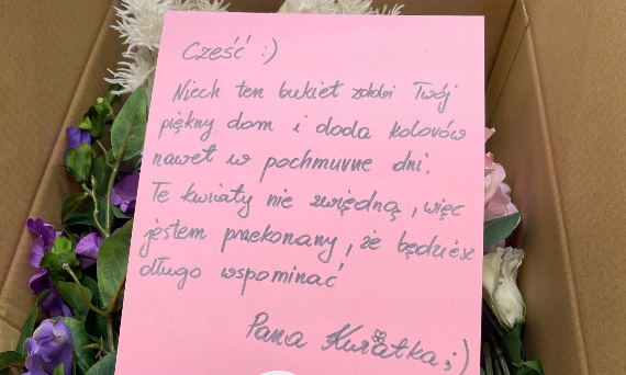 Sztuczne lepsze?